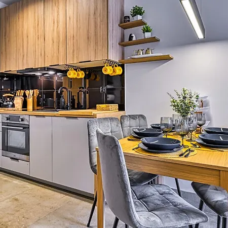 Mariental Boutique - Przy Wyciągu - By Royal Aparts *